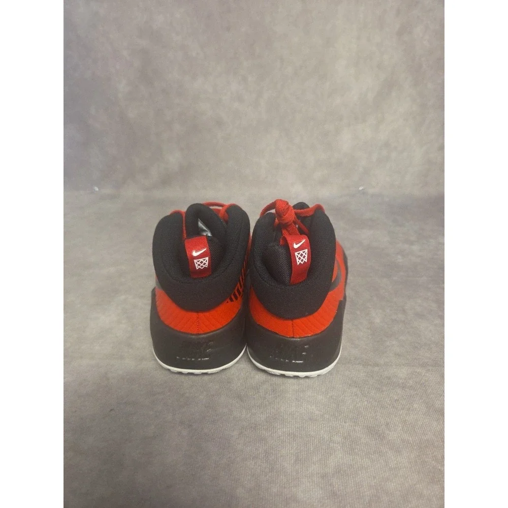 Nike Team Hustle Youth Boys Size 6 Black/Red AQ4224-600 Basketball Sneakers